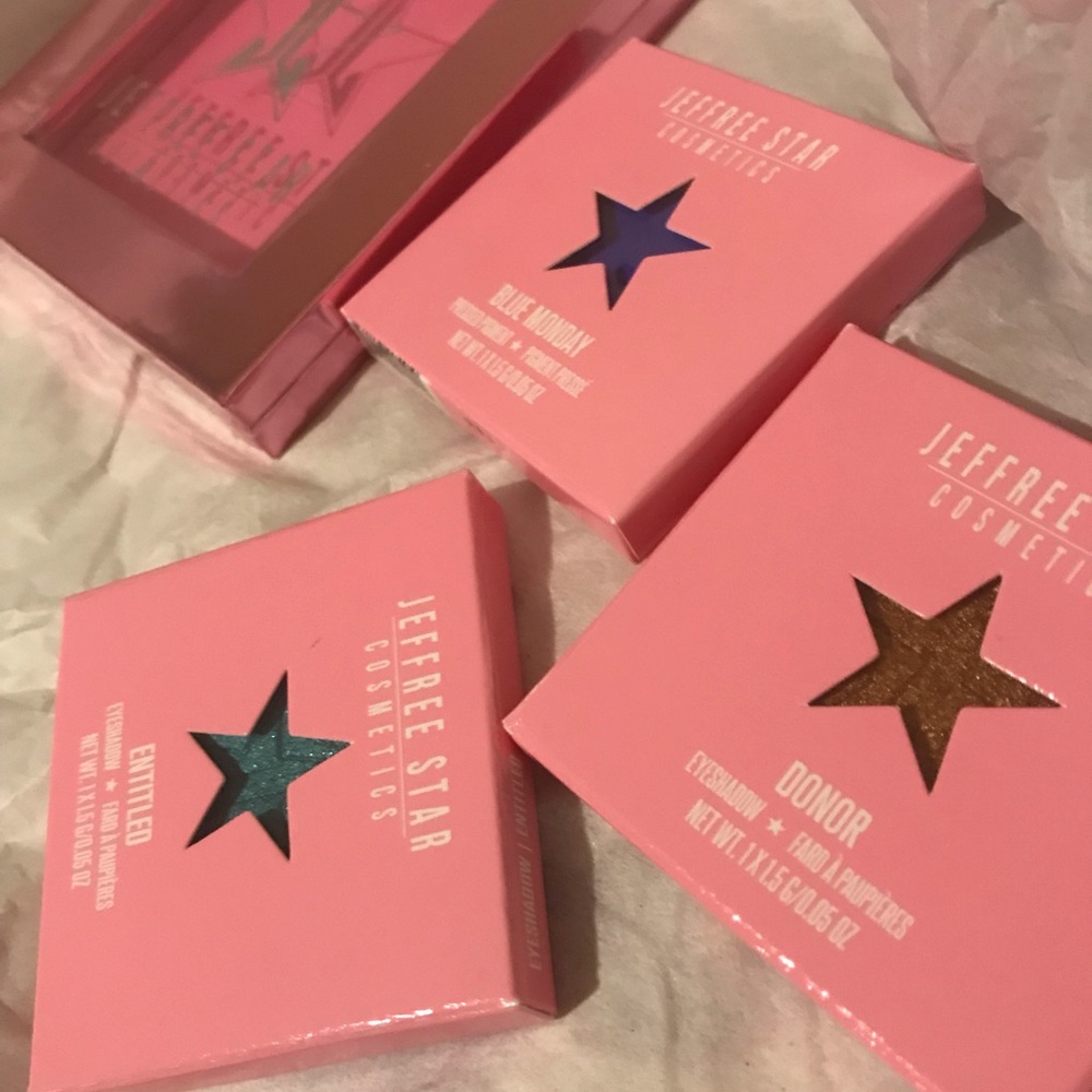 Jeffree Star Magnetic holder w/eyeshadows
